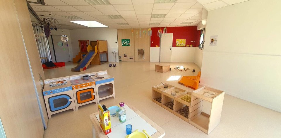 Crèche Talensac Les loustics de Célia people&baby espace de vie jeux en bois enfants pédagogie