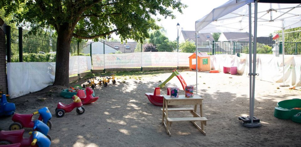 Crèche Saint Nom la Breteche Petit Prince people&baby espace extérieur cabane enfants nature