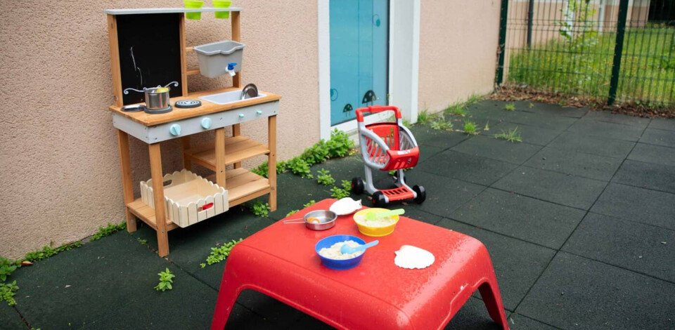 Crèche Saint Romain de Colbosc people&baby espace extérieur jeux enfants nature