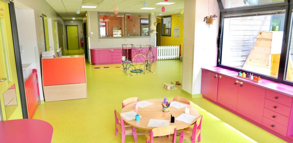 Crèche Saint Thegonnec Loc Eguiner people&baby espace de vie jeux en bois pédagogie enfant